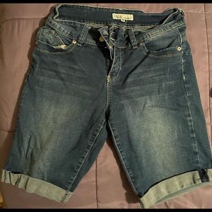 Woman’s shorts